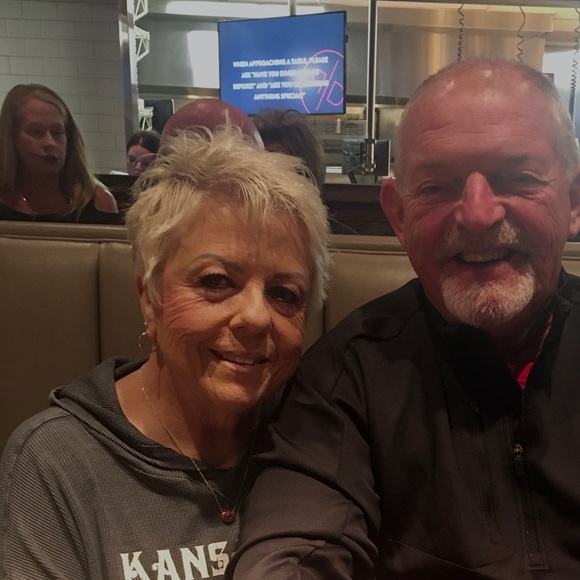 Meet your Posher, Cindy - Picture 2 of 2